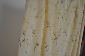 100% silk skirt in pale sun with flowers / S-M