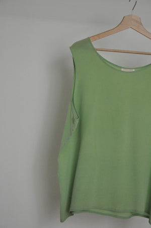 100% silk top in apple green / L-XL